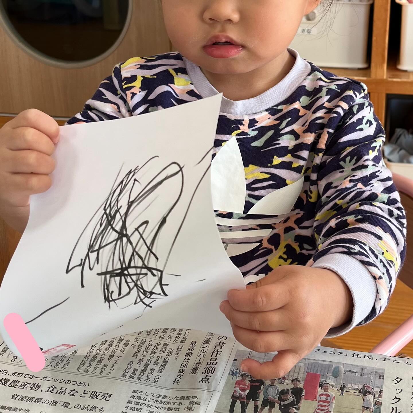 .みんなで書き初めをしました！✍️そらぐみ(0歳児)さんもほしぐみ(1歳児)さんも上手に筆ペンを持って書き初めができましたにじぐみ(2歳児)さんは半紙に筆と墨汁を使って書き初めをしました♪#神戸市#垂水区#舞多聞#小規模保育園#コミュセン舞多聞#子育て#認可保育園#学園都市#書き初め#正月製作